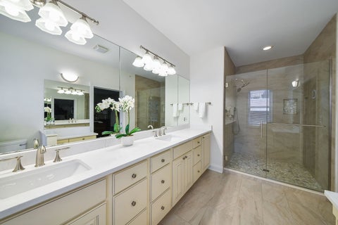 Tiny photo for 460 Pennsylvania Avenue #B, Glen Ellyn, IL 60137 (MLS # 12736673)