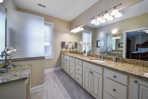 Tiny photo for 460 Pennsylvania Avenue #B, Glen Ellyn, IL 60137 (MLS # 12736673)