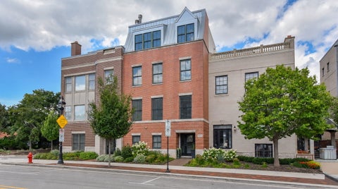 Photo of 460 Pennsylvania Avenue #B, Glen Ellyn, IL 60137 (MLS # 12736673)