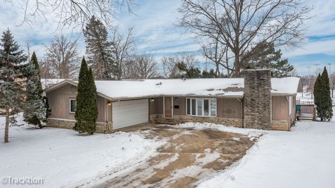 Photo of 6724 Meadowcrest Drive, Downers Grove, IL 60516 (MLS # 12520749)