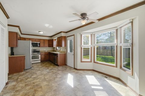 Tiny photo for 1047 Waterford Cut, Crystal Lake, IL 60014 (MLS # 12521825)