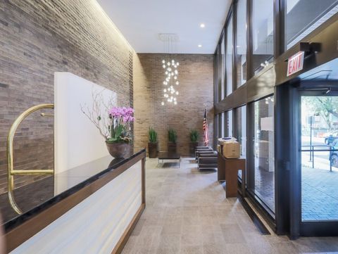 Tiny photo for 2650 N Lakeview Avenue #3101, Chicago, IL 60614 (MLS # 12494106)