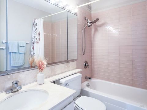 Tiny photo for 2650 N Lakeview Avenue #3101, Chicago, IL 60614 (MLS # 12494106)