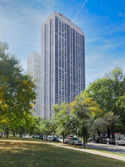 Photo of 2650 N Lakeview Avenue #3101, Chicago, IL 60614 (MLS # 12494106)
