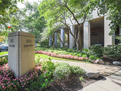 Tiny photo for 2650 N Lakeview Avenue #3101, Chicago, IL 60614 (MLS # 12494106)