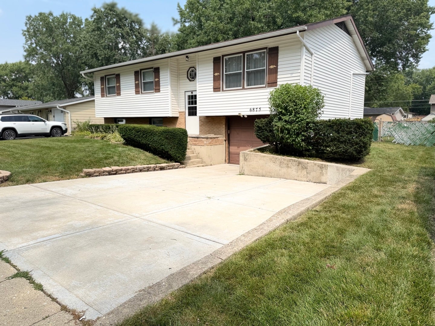 6875 Glenwood Lane