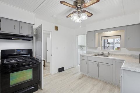 Tiny photo for 1212 10th Avenue, Rockford, IL 61104 (MLS # 12525033)