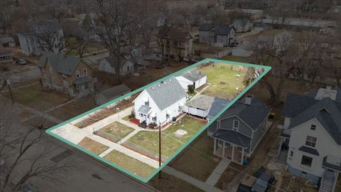 Tiny photo for 1212 10th Avenue, Rockford, IL 61104 (MLS # 12525033)