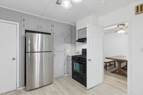 Tiny photo for 1212 10th Avenue, Rockford, IL 61104 (MLS # 12525033)