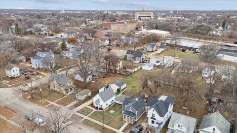 Tiny photo for 1212 10th Avenue, Rockford, IL 61104 (MLS # 12525033)