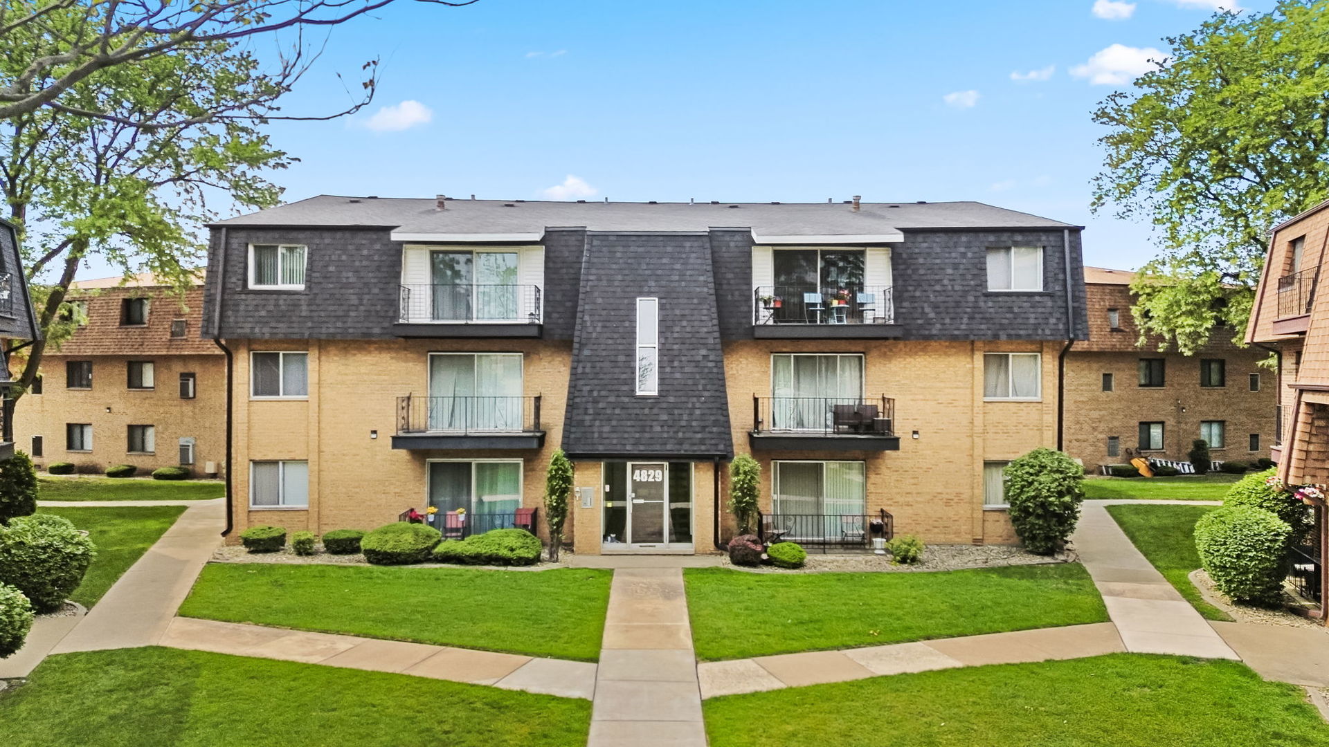 4829 W 109th Street 301
