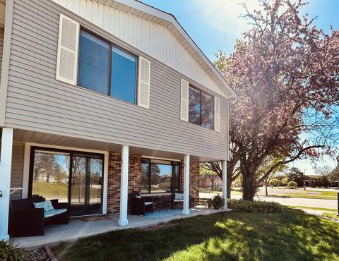 Tiny photo for 904 Van Buren Court #904, Vernon Hills, IL 60061 (MLS # 12630792)