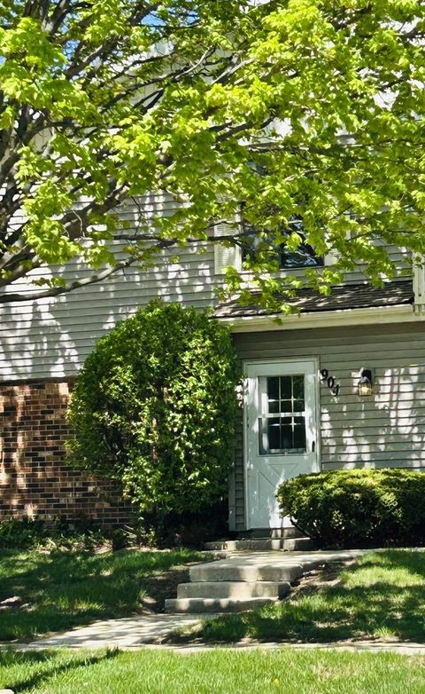 904 Van Buren Court 904 Vernon Hills IL 60061