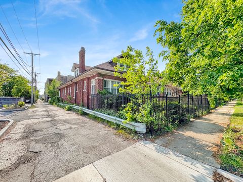 Tiny photo for 7515 S East End Avenue, Chicago, IL 60649 (MLS # 12398386)
