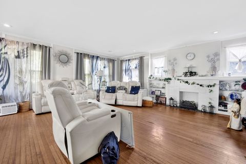 Tiny photo for 7515 S East End Avenue, Chicago, IL 60649 (MLS # 12398386)