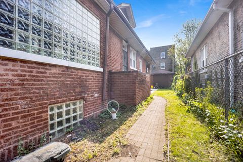 Tiny photo for 7515 S East End Avenue, Chicago, IL 60649 (MLS # 12398386)