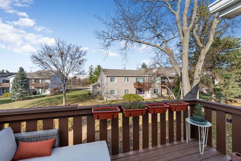 Tiny photo for 748 Sterling Court #A2, Bartlett, IL 60103 (MLS # 12520329)