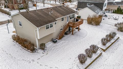 Tiny photo for 730 Chestnut Court, Algonquin, IL 60102 (MLS # 12548702)