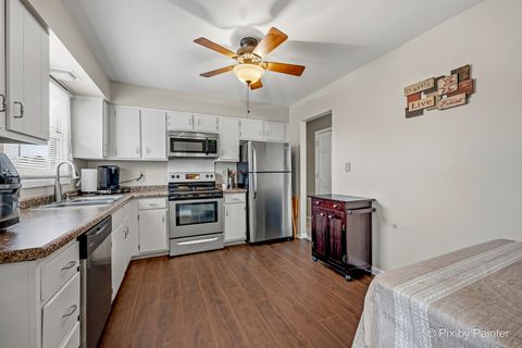 Tiny photo for 730 Chestnut Court, Algonquin, IL 60102 (MLS # 12548702)