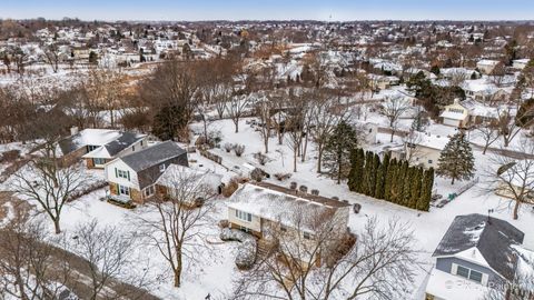 Tiny photo for 730 Chestnut Court, Algonquin, IL 60102 (MLS # 12548702)