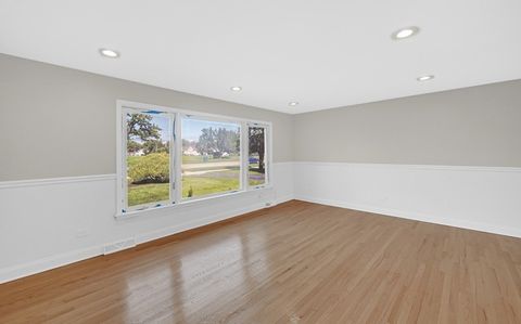 Tiny photo for 739 E 170th Street, South Holland, IL 60473 (MLS # 12483210)