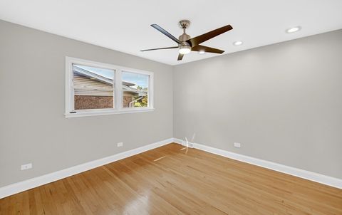 Tiny photo for 739 E 170th Street, South Holland, IL 60473 (MLS # 12483210)