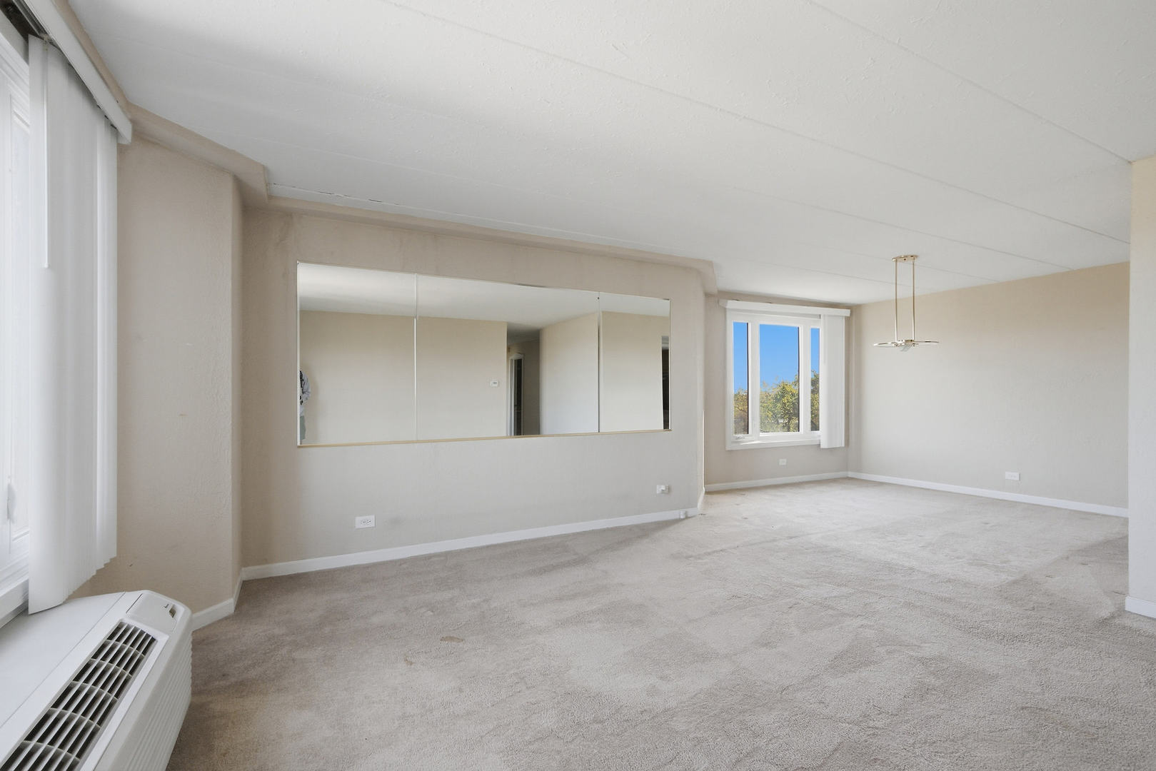 1 RENAISSANCE PLACE 618