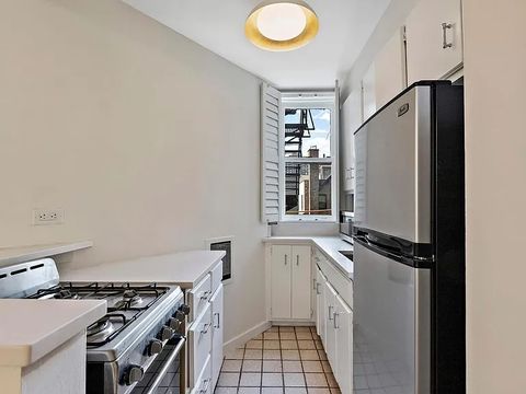 Tiny photo for 60 E Scott Street #403, Chicago, IL 60610 (MLS # 12485259)