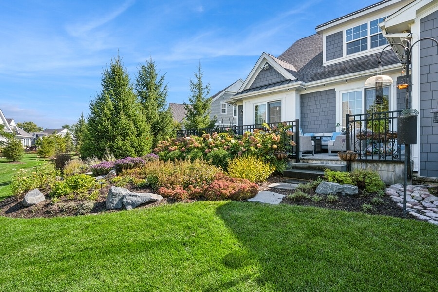 1542 Woodview Lane