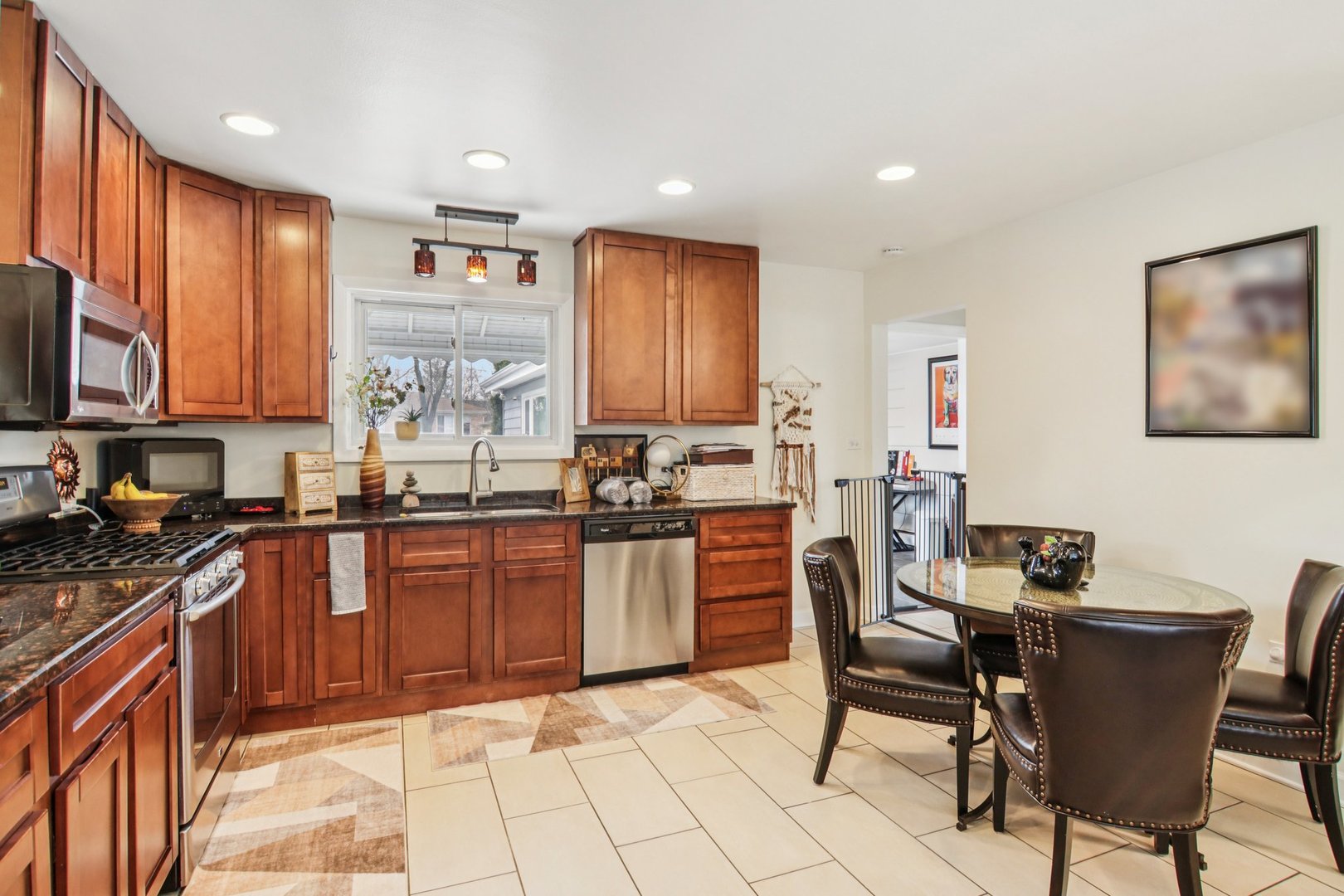 238 Frontage Road W