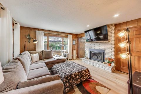 Tiny photo for 304 Amherst Avenue, Des Plaines, IL 60016 (MLS # 12534951)