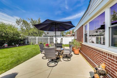 Tiny photo for 304 Amherst Avenue, Des Plaines, IL 60016 (MLS # 12534951)