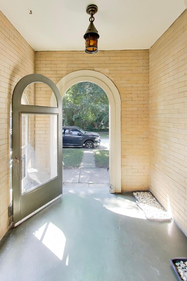 1211 Harvard Terrace
