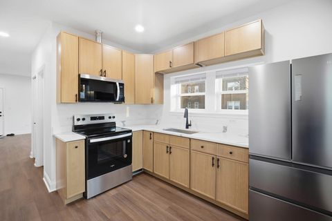 Tiny photo for 1942 Elmwood Avenue #2R, Berwyn, IL 60402 (MLS # 12570280)