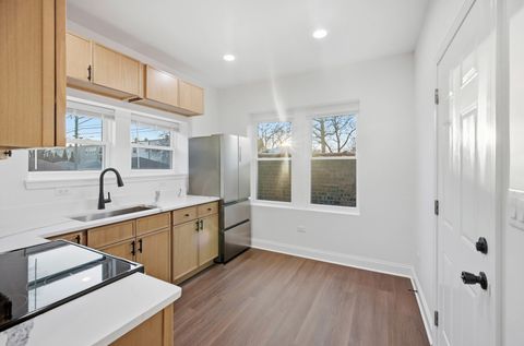 Tiny photo for 1942 Elmwood Avenue #2R, Berwyn, IL 60402 (MLS # 12570280)