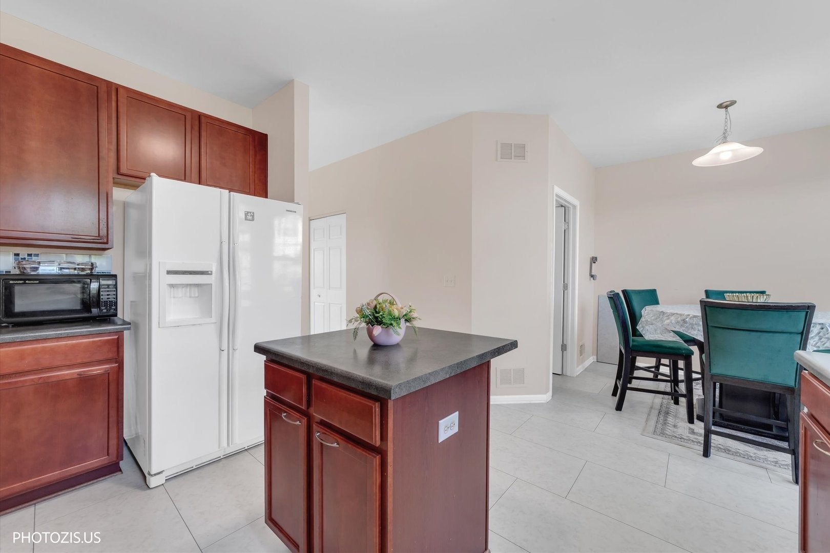 1689 W Turtle Creek Lane