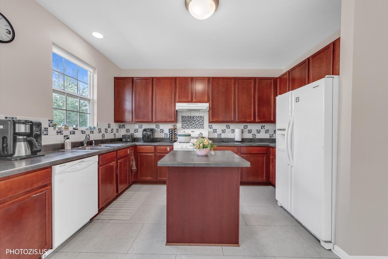1689 W Turtle Creek Lane