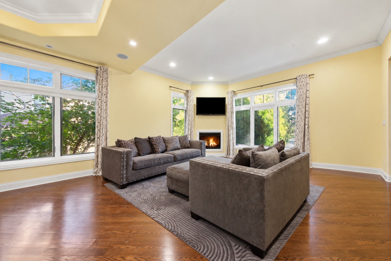 1705 W 99th Street