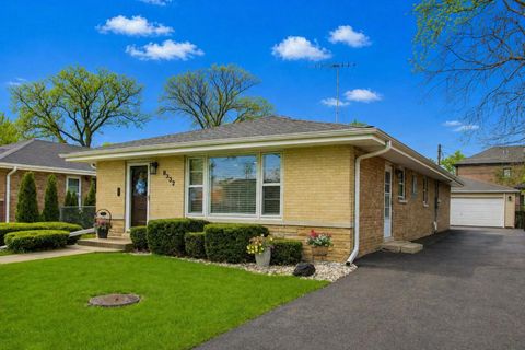 Tiny photo for 8332 N Oketo Avenue, Niles, IL 60714 (MLS # 12642422)