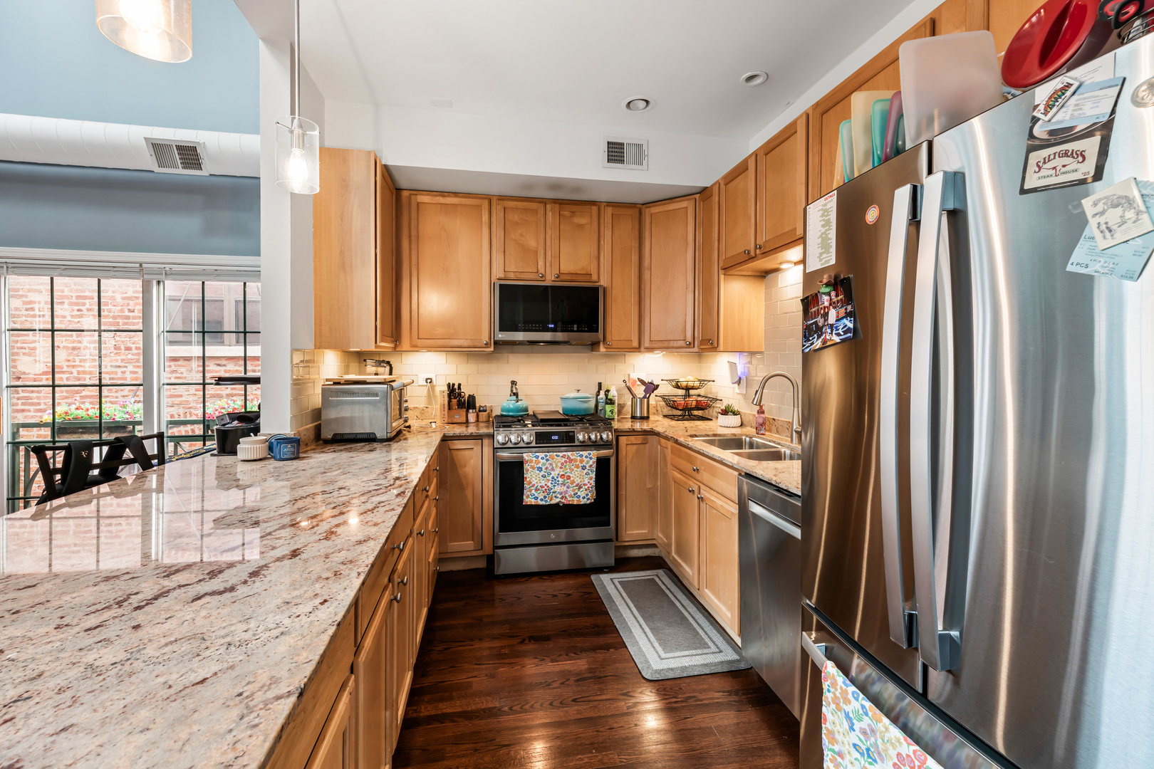 811 W Superior Street 4