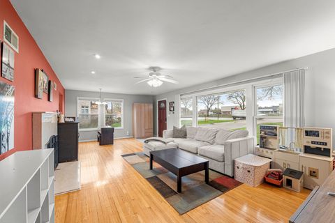 Tiny photo for 216 W Rand Road, Mount Prospect, IL 60056 (MLS # 12610212)