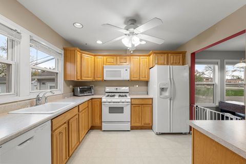 Tiny photo for 216 W Rand Road, Mount Prospect, IL 60056 (MLS # 12610212)