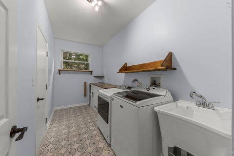 Tiny photo for 808 Livingston Court, Naperville, IL 60540 (MLS # 12745924)