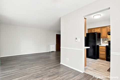 Tiny photo for 761 Garfield Avenue #B, Libertyville, IL 60048 (MLS # 12703610)