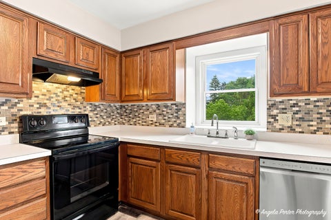 Tiny photo for 761 Garfield Avenue #B, Libertyville, IL 60048 (MLS # 12703610)