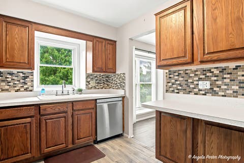Tiny photo for 761 Garfield Avenue #B, Libertyville, IL 60048 (MLS # 12703610)
