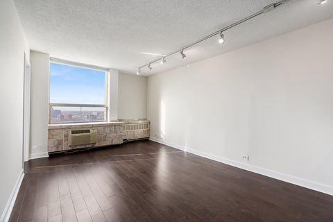 Tiny photo for 1455 N Sandburg Terrace #2907B, Chicago, IL 60610 (MLS # 12573827)