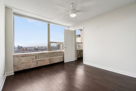 Tiny photo for 1455 N Sandburg Terrace #2907B, Chicago, IL 60610 (MLS # 12573827)