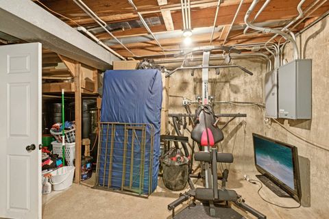 Tiny photo for 333 Grosvenor Court, Bolingbrook, IL 60440 (MLS # 12600294)