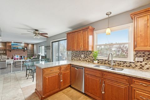 Tiny photo for 333 Grosvenor Court, Bolingbrook, IL 60440 (MLS # 12600294)